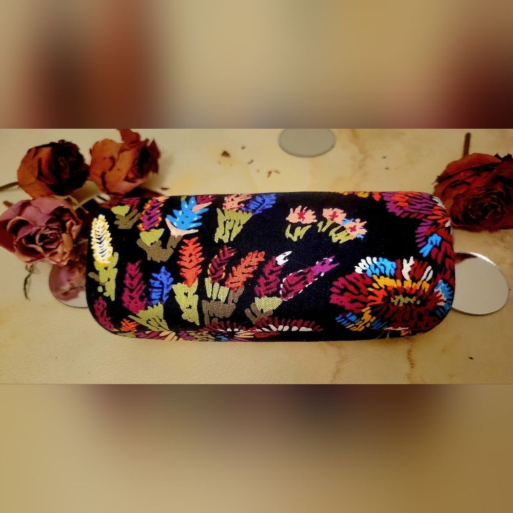 Vera Bradley Floral Hard Shell Eyeglasses/Sunglass CLAMSHELL Case - Picture 2 of 7